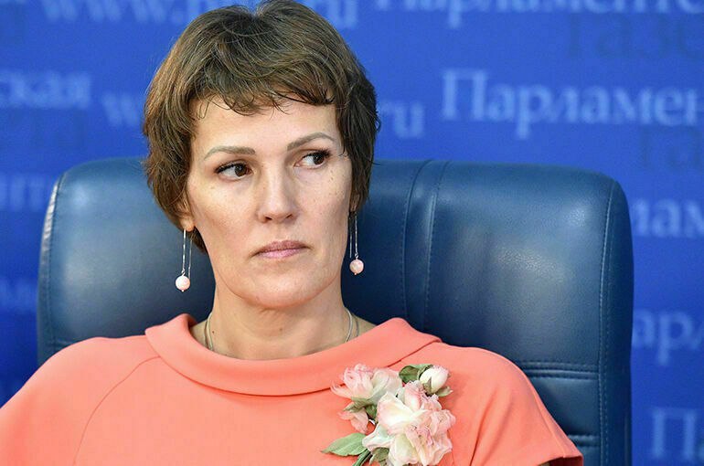Ирина Филатова: Нужно разделять миграционные условия для ценных специалистов и тех, кто не имеет ни образования, ни опыта