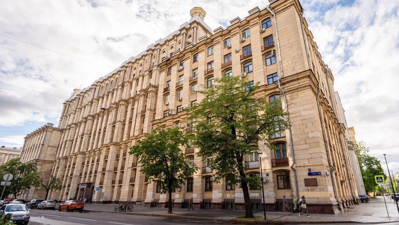 В Москве два корпуса РГГУ оборудуют архитектурно-художественной подсветкой
