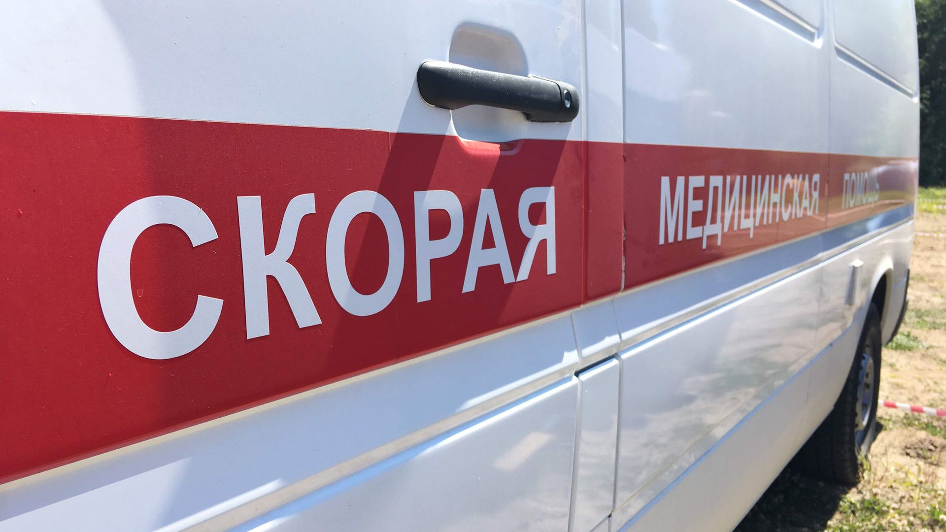 В Петербурге произошла авария с участием двух автомобилей и автобуса: есть пострадавший