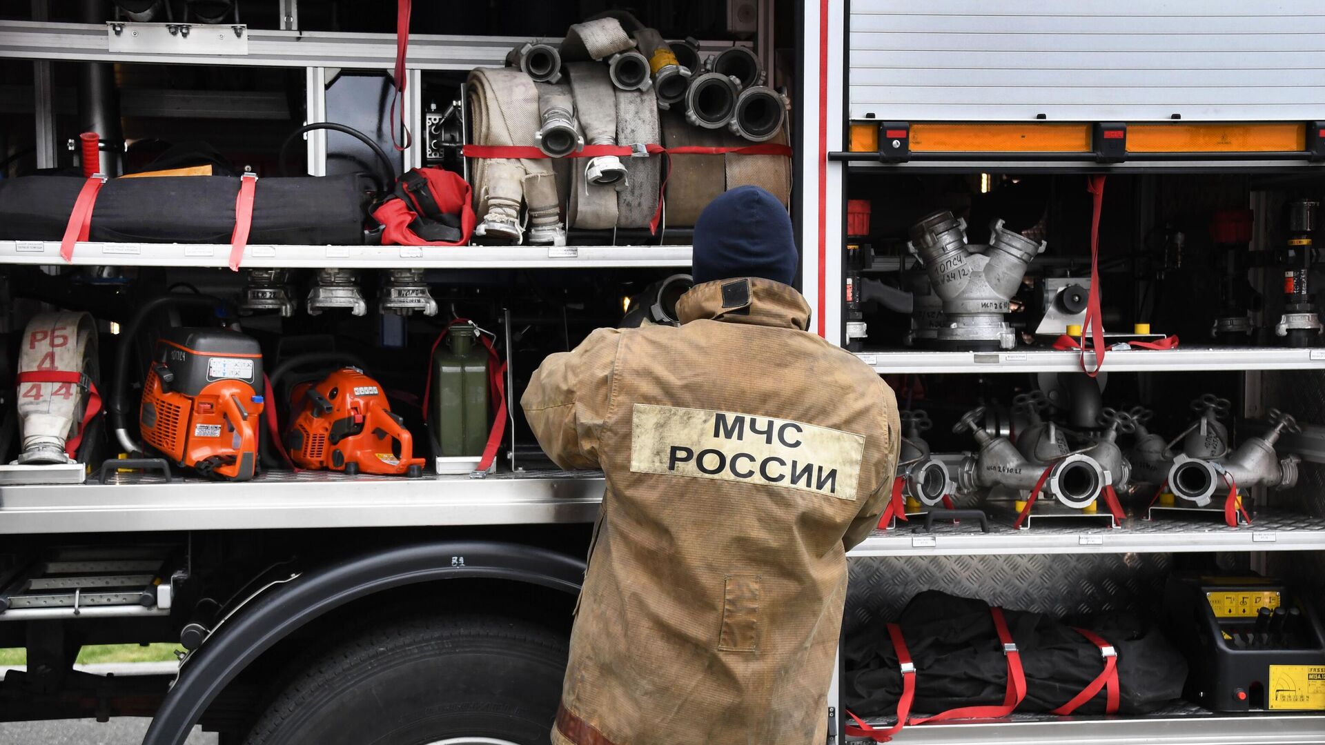 В Запорожской области дрон атаковал многоэтажный жилой дом